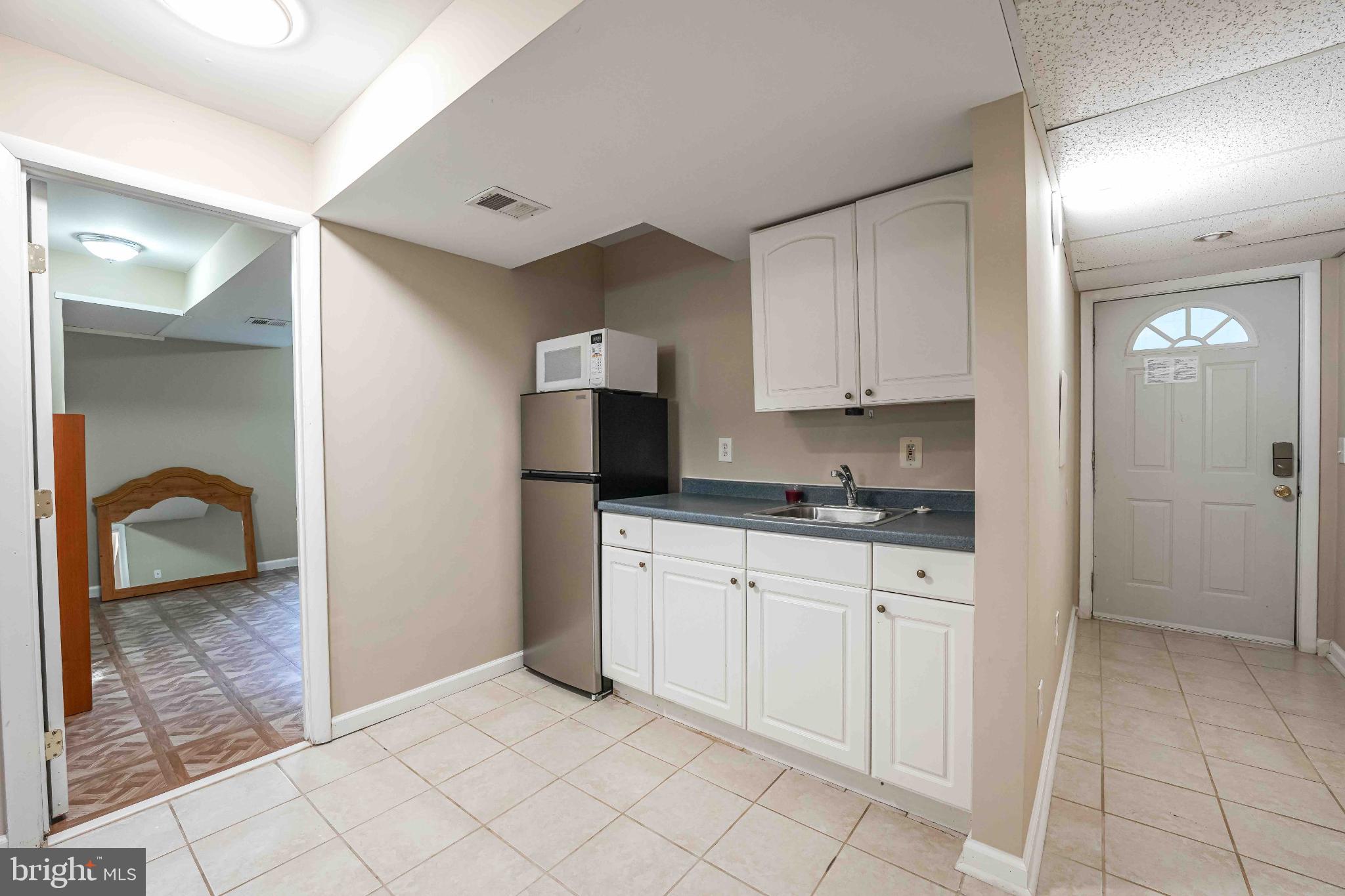 6809 WEAVER AVENUE #B