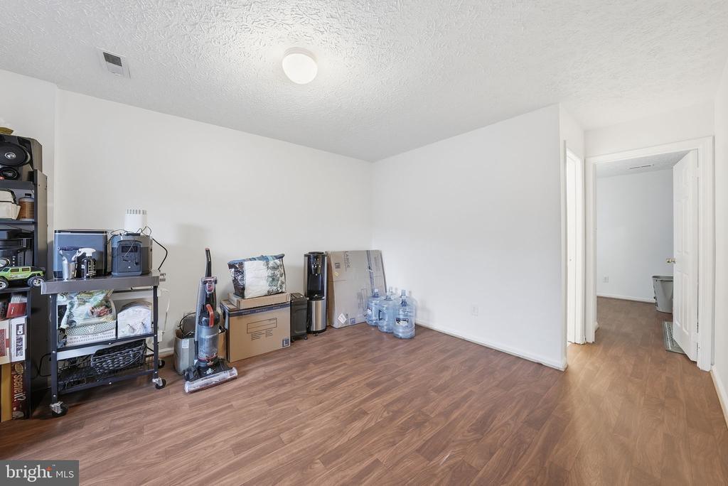 5513 WOODLAWN MANOR COURT