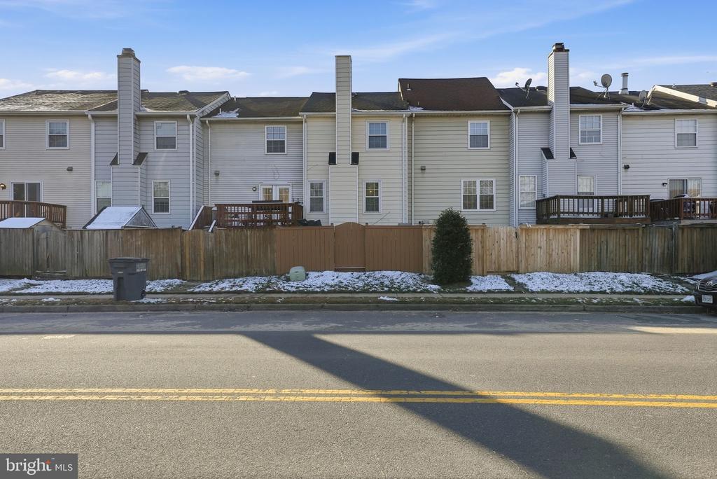 5513 WOODLAWN MANOR COURT