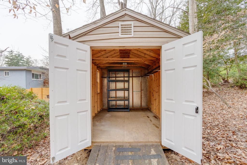 9018 HAMILTON DRIVE