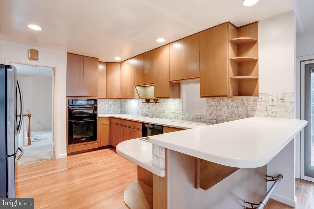 9018 HAMILTON DRIVE
