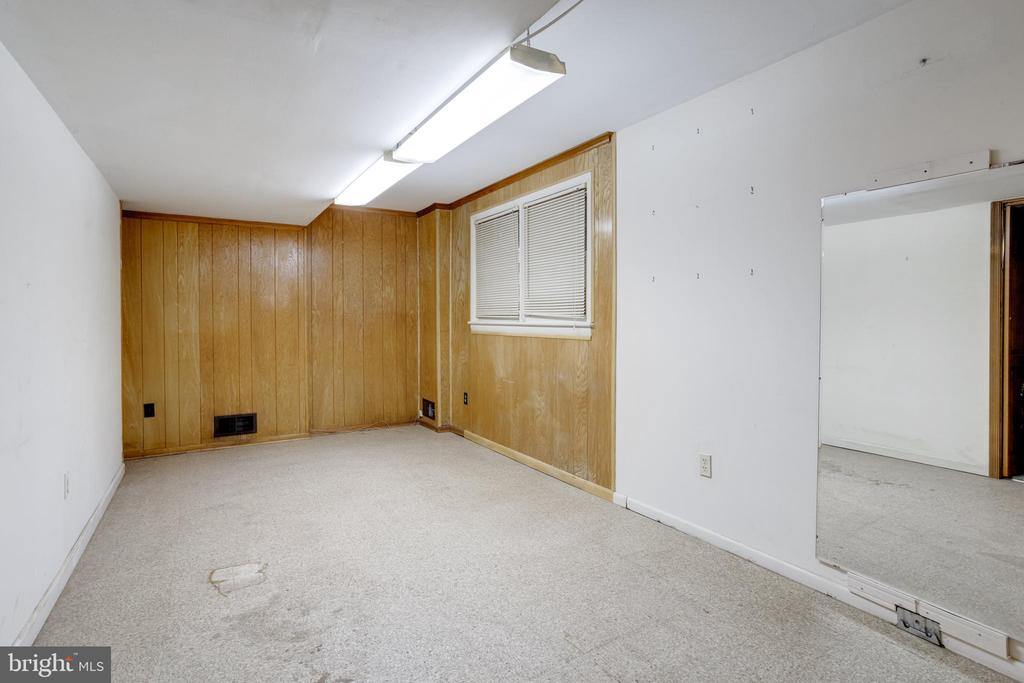 9018 HAMILTON DRIVE