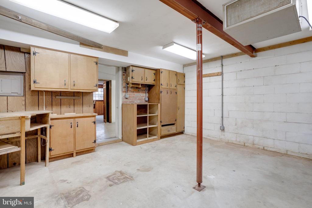 9018 HAMILTON DRIVE
