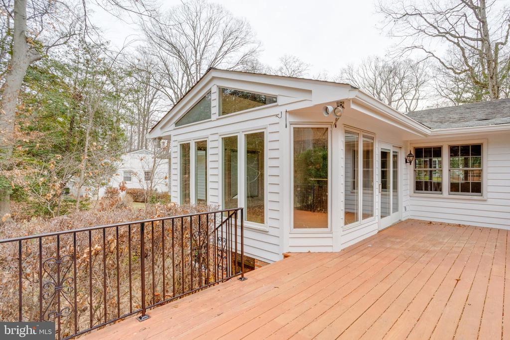 9018 HAMILTON DRIVE