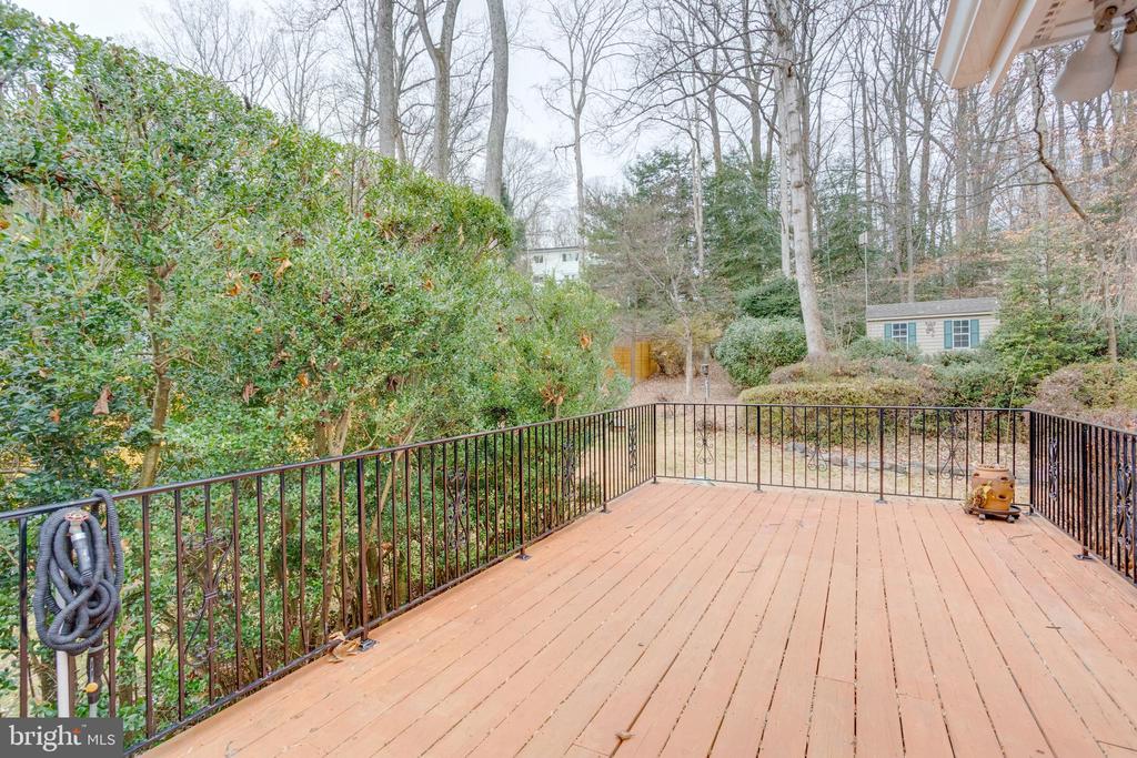 9018 HAMILTON DRIVE