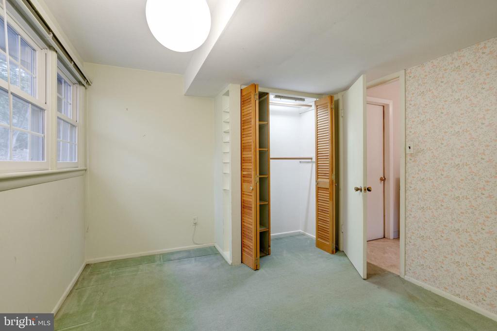 9018 HAMILTON DRIVE
