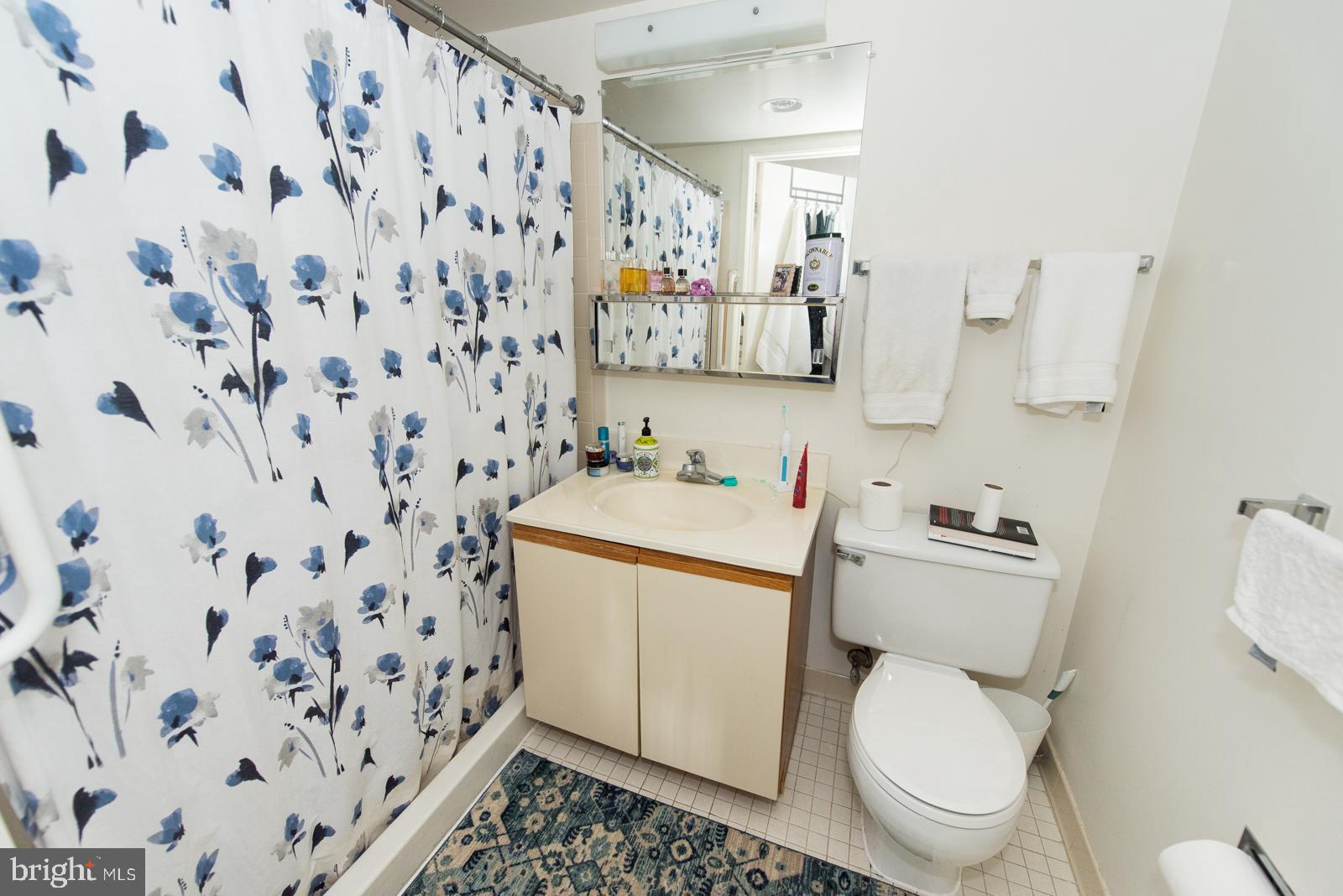 1951 SAGEWOOD LANE 305