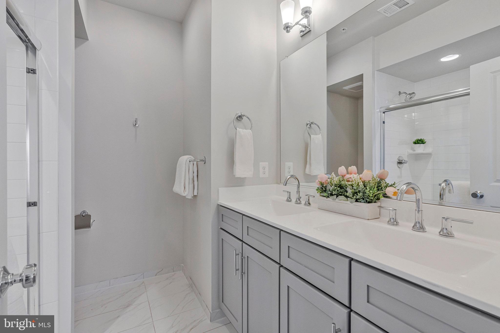 4810 GARDEN VIEW LANE