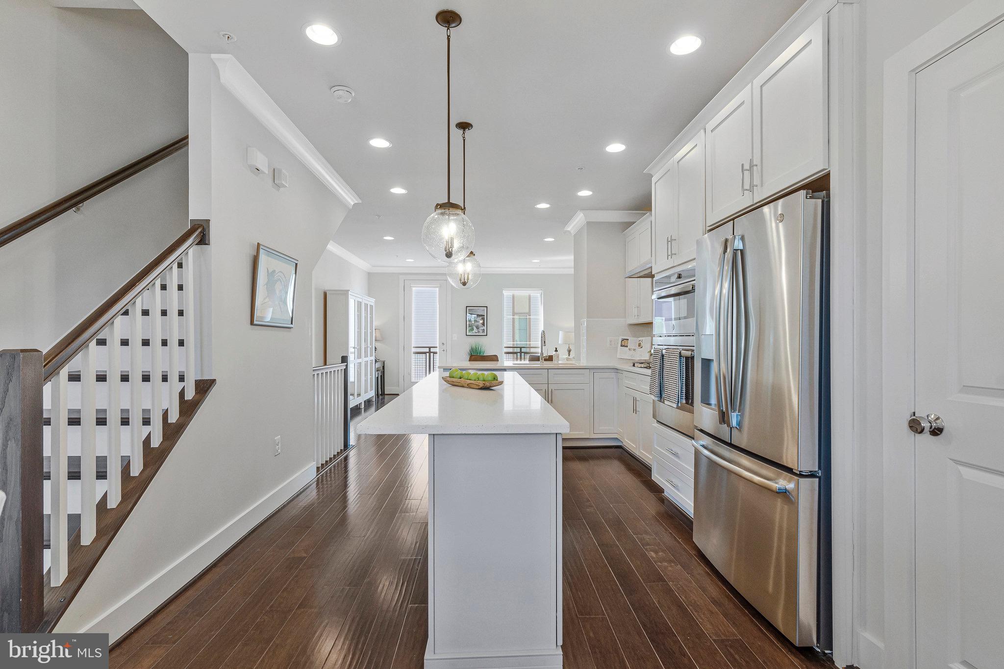4810 GARDEN VIEW LANE