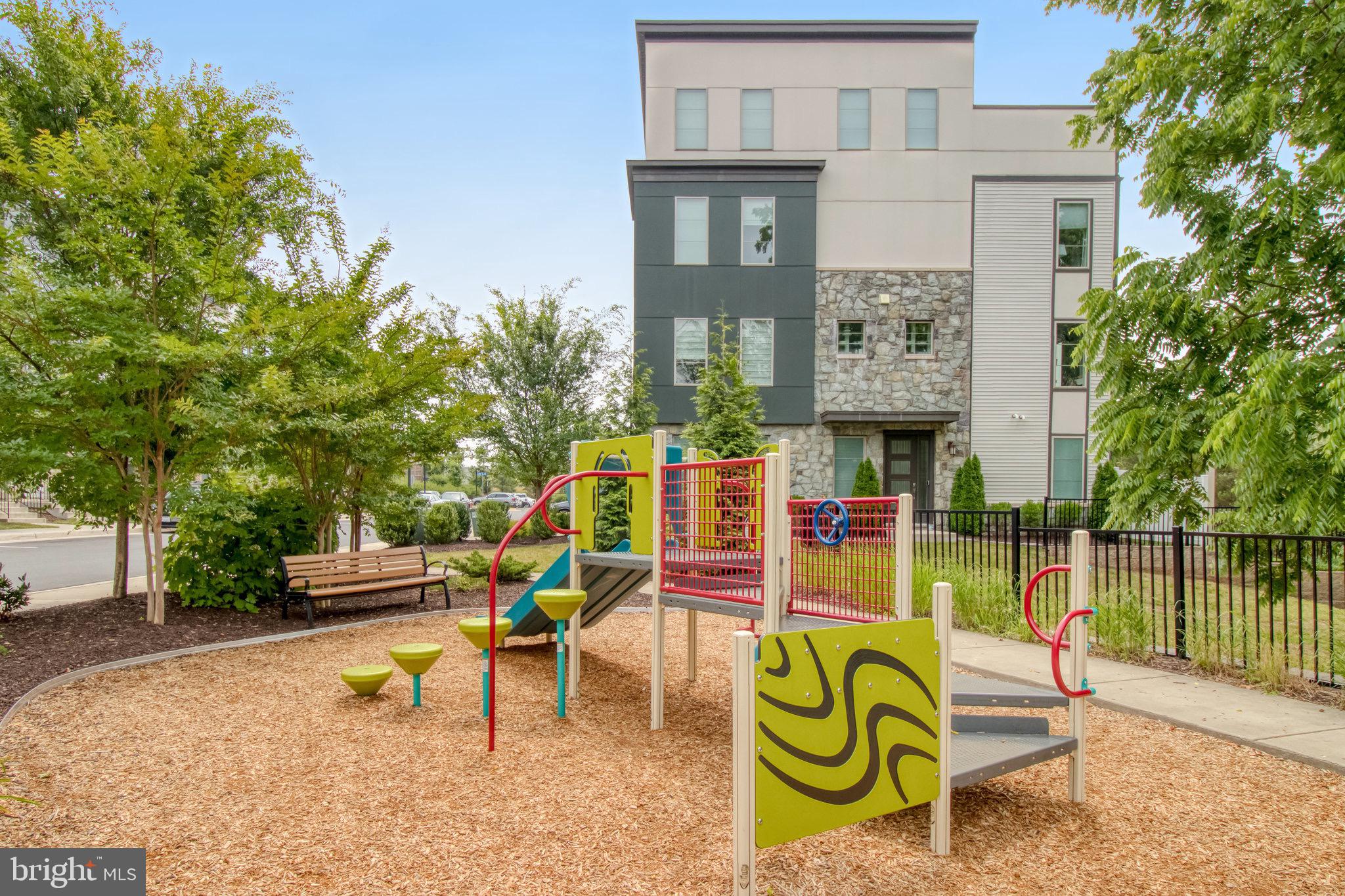 4810 GARDEN VIEW LANE