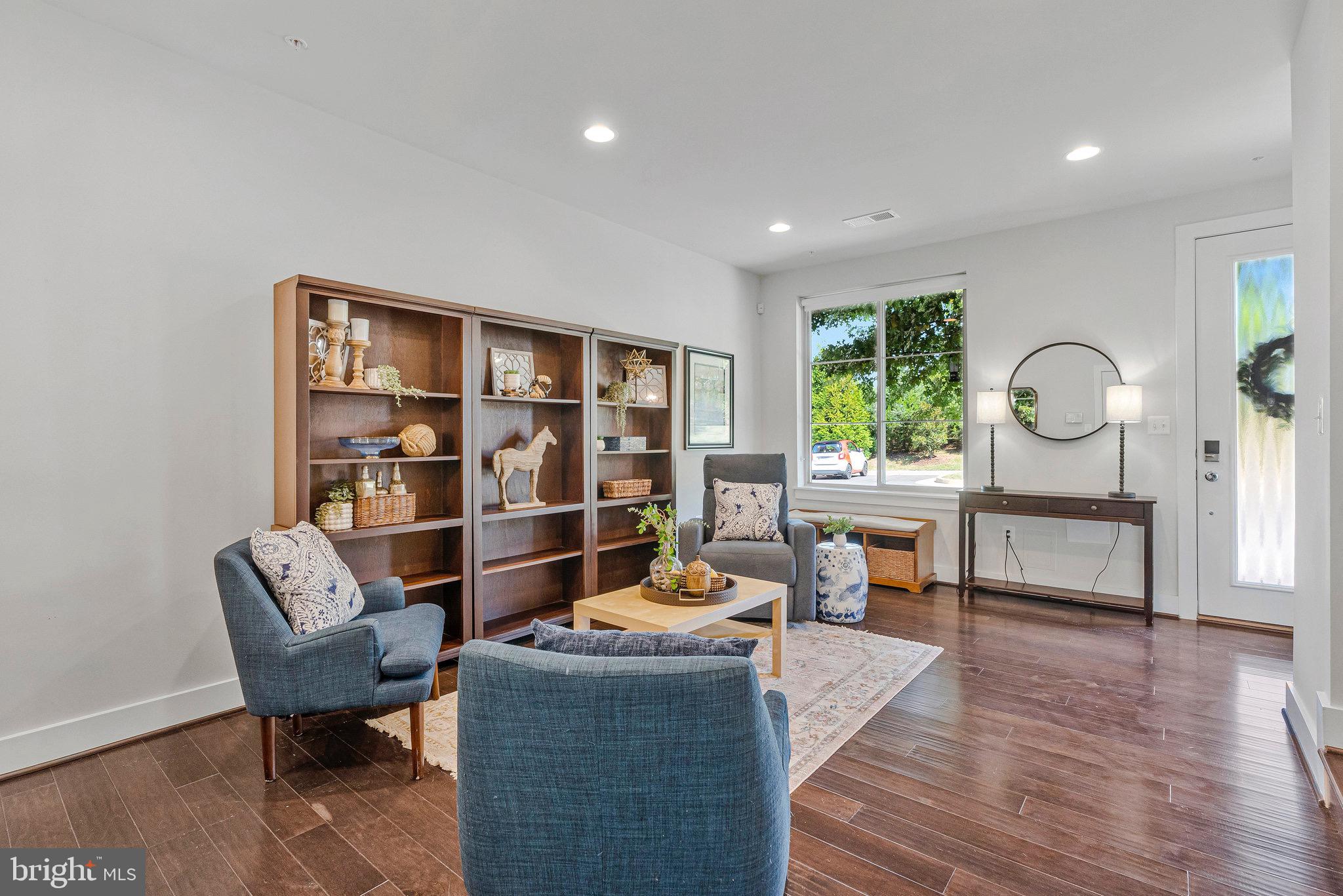 4810 GARDEN VIEW LANE