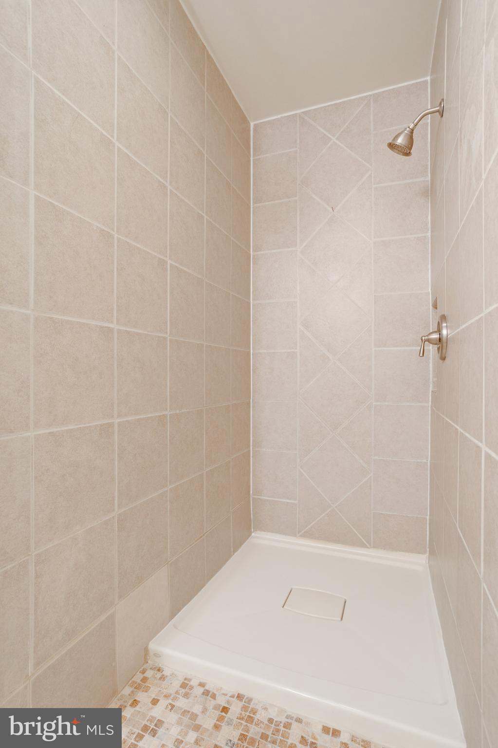 3911 PROSPERITY AVENUE