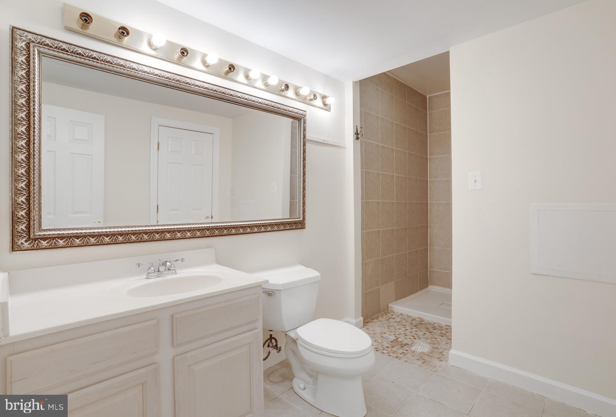 3911 PROSPERITY AVENUE