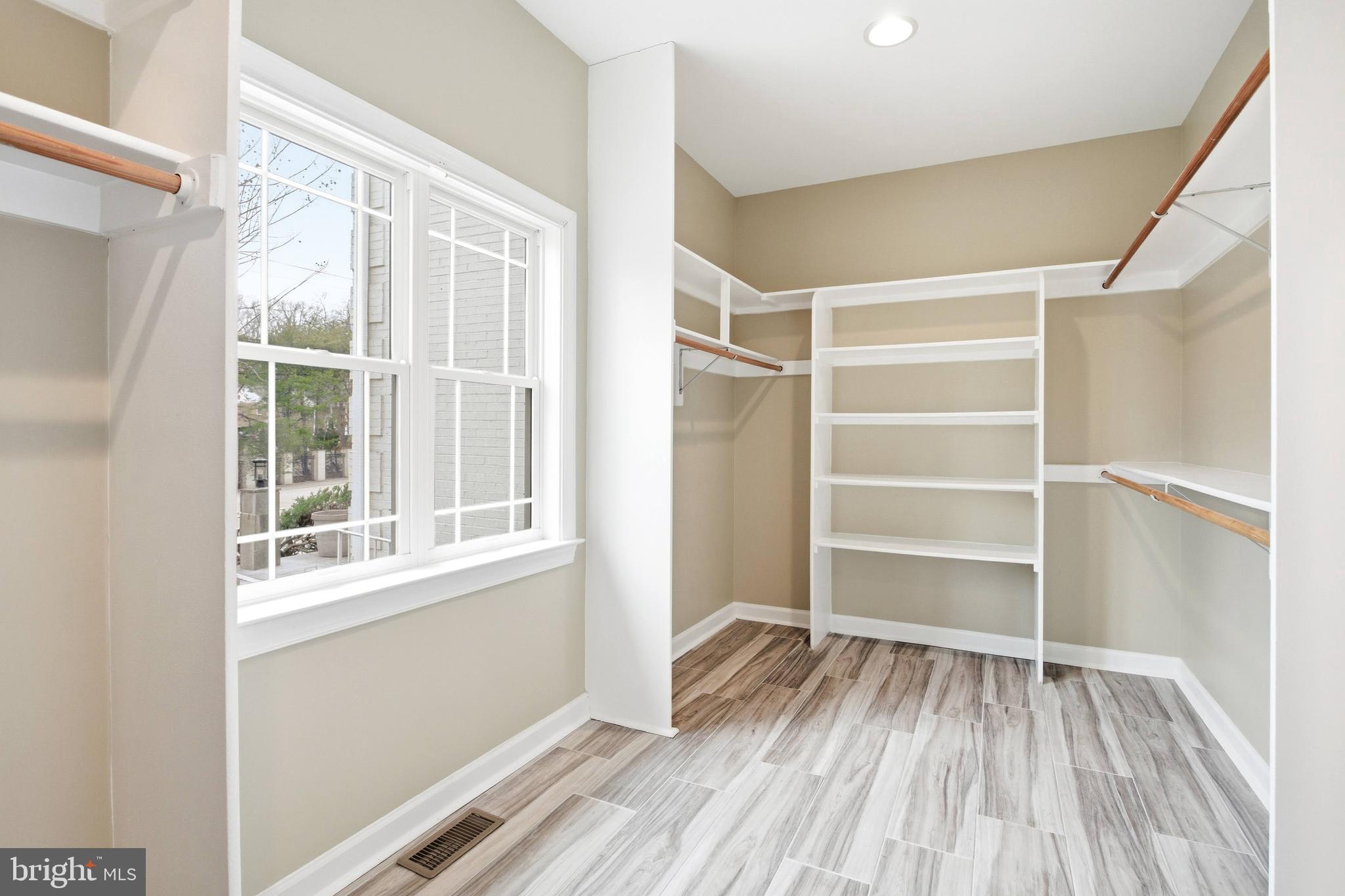 3911 PROSPERITY AVENUE