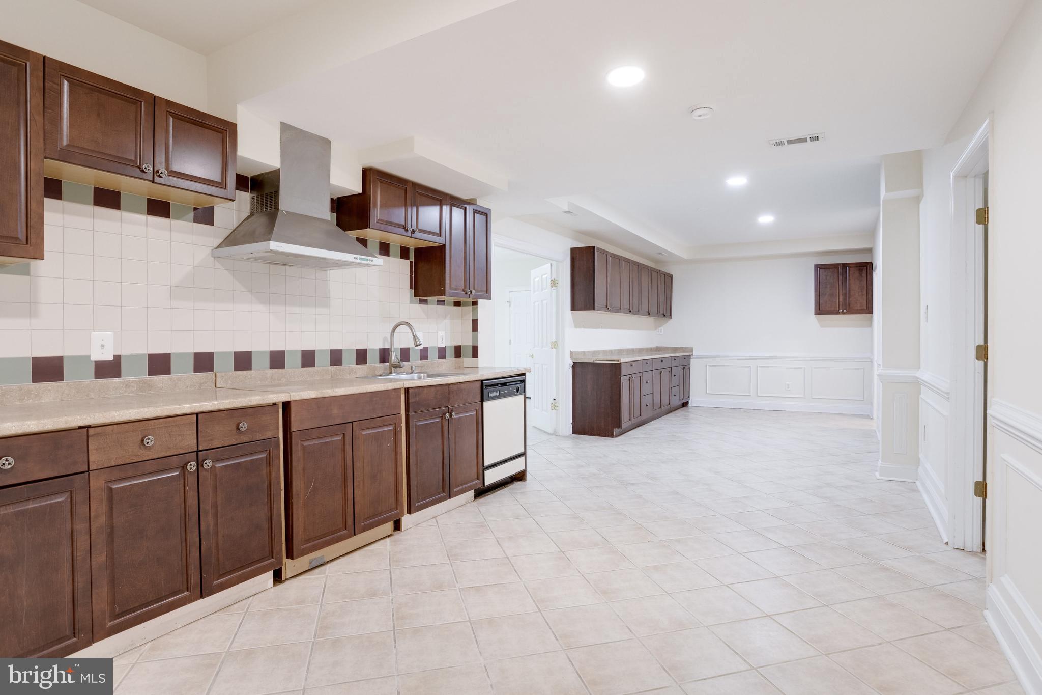 3911 PROSPERITY AVENUE