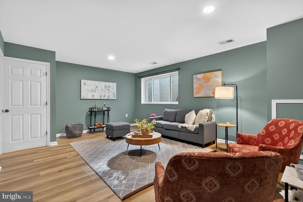 7207 EVANSTON ROAD