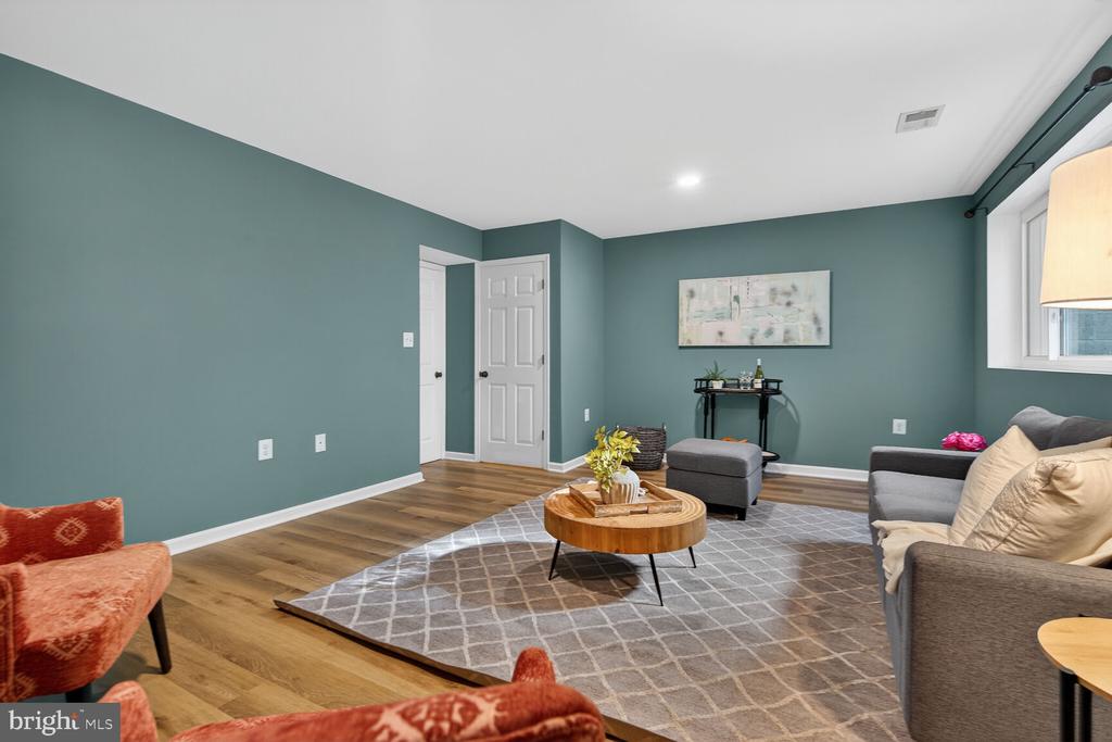 7207 EVANSTON ROAD