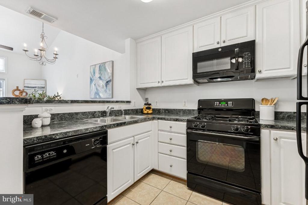 3810 LIGHTFOOT STREET 404