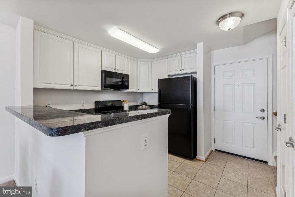 3810 LIGHTFOOT STREET 404