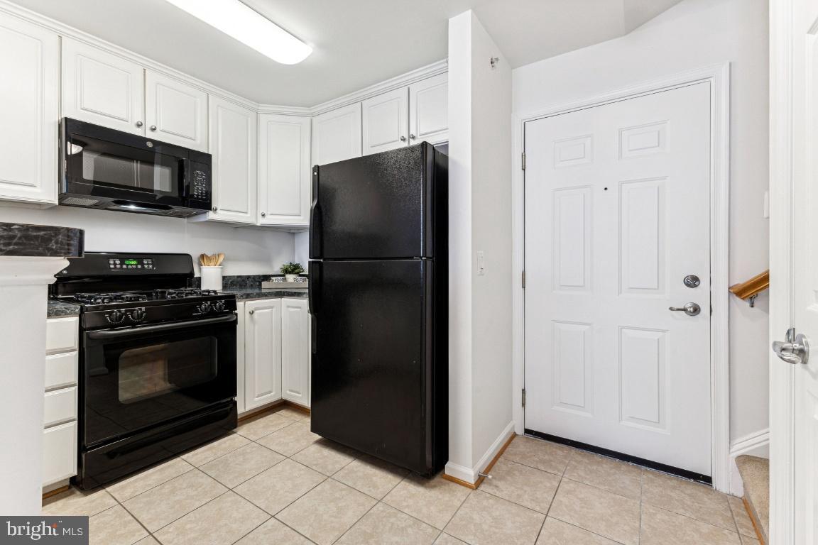 3810 LIGHTFOOT STREET 404