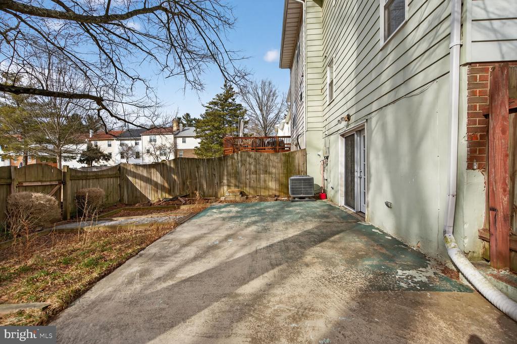 6015 TICONDEROGA COURT