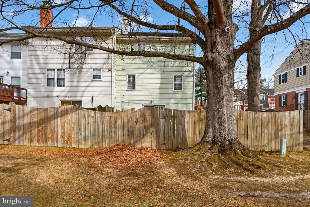6015 TICONDEROGA COURT