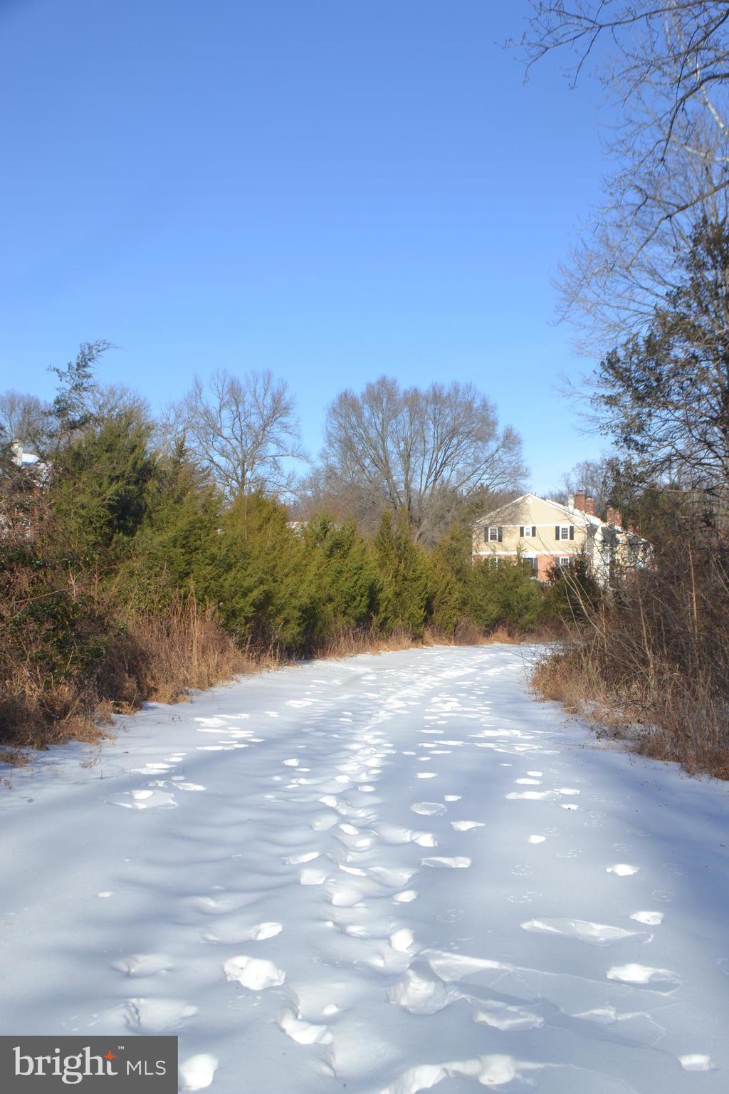 6015 TICONDEROGA COURT