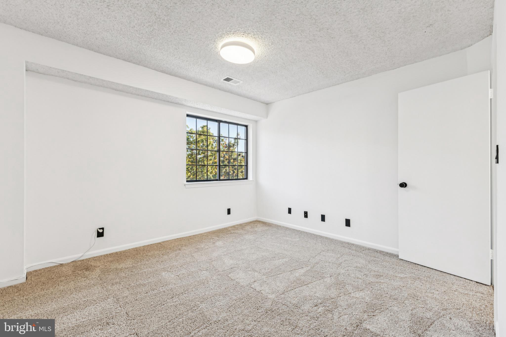 6006 CURTIER DRIVE F F