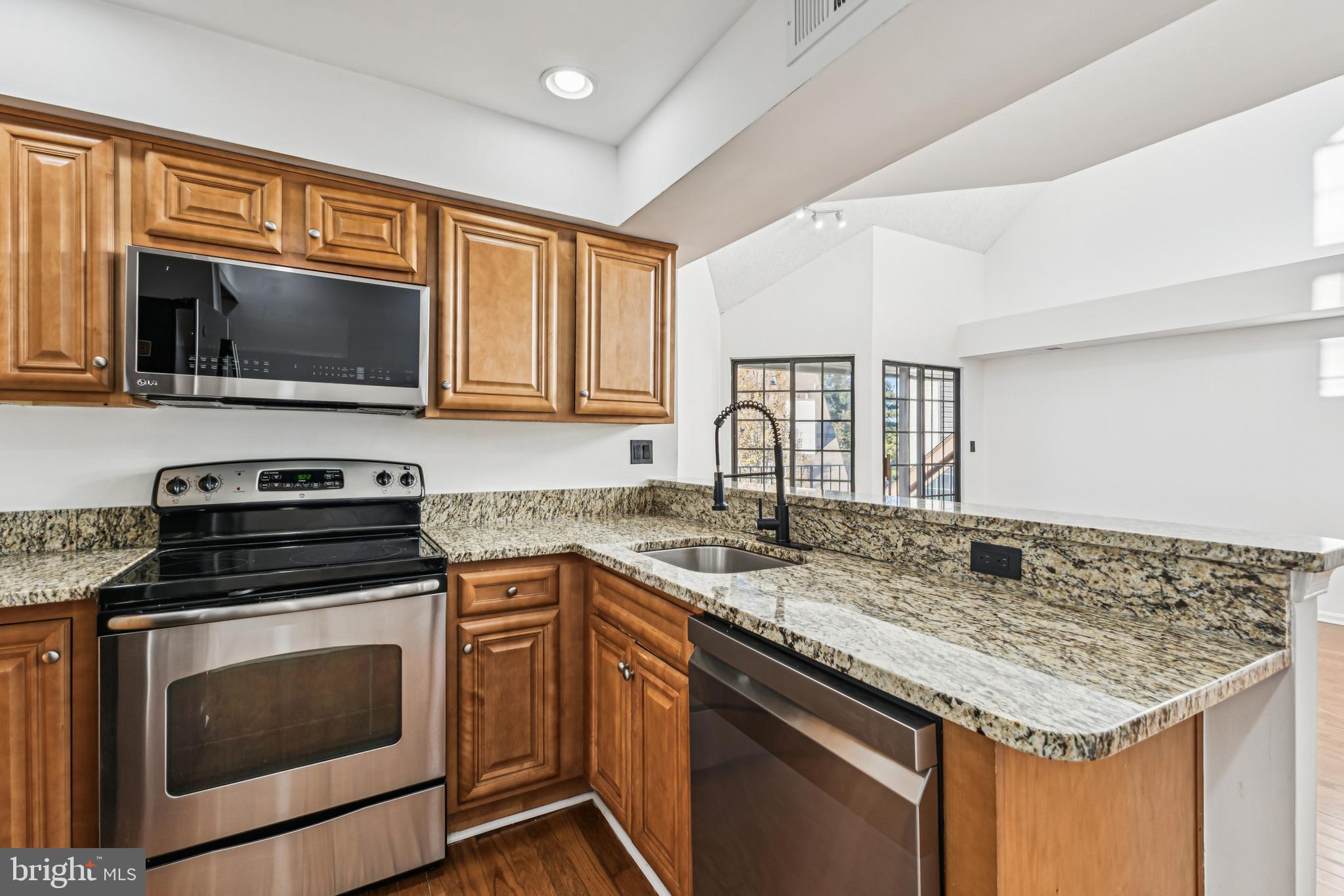 6006 CURTIER DRIVE F F