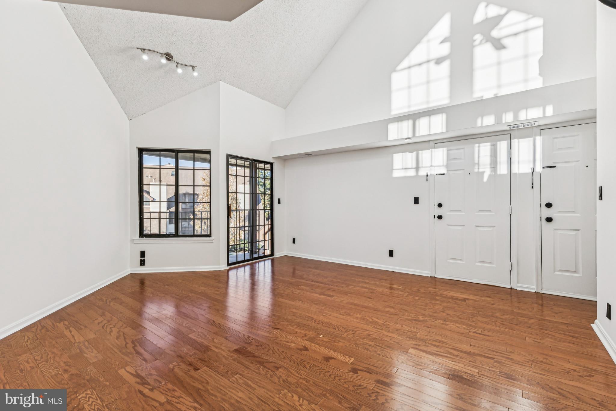 6006 CURTIER DRIVE F F