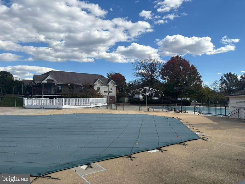 6006 CURTIER DRIVE F F