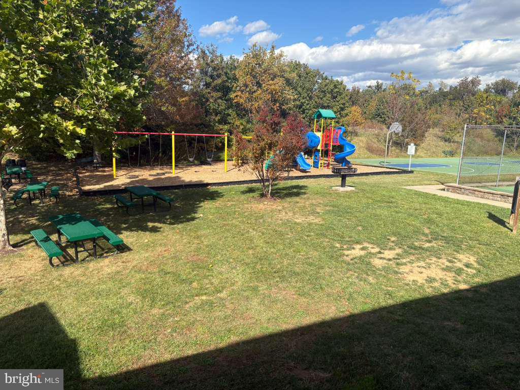 6006 CURTIER DRIVE F F