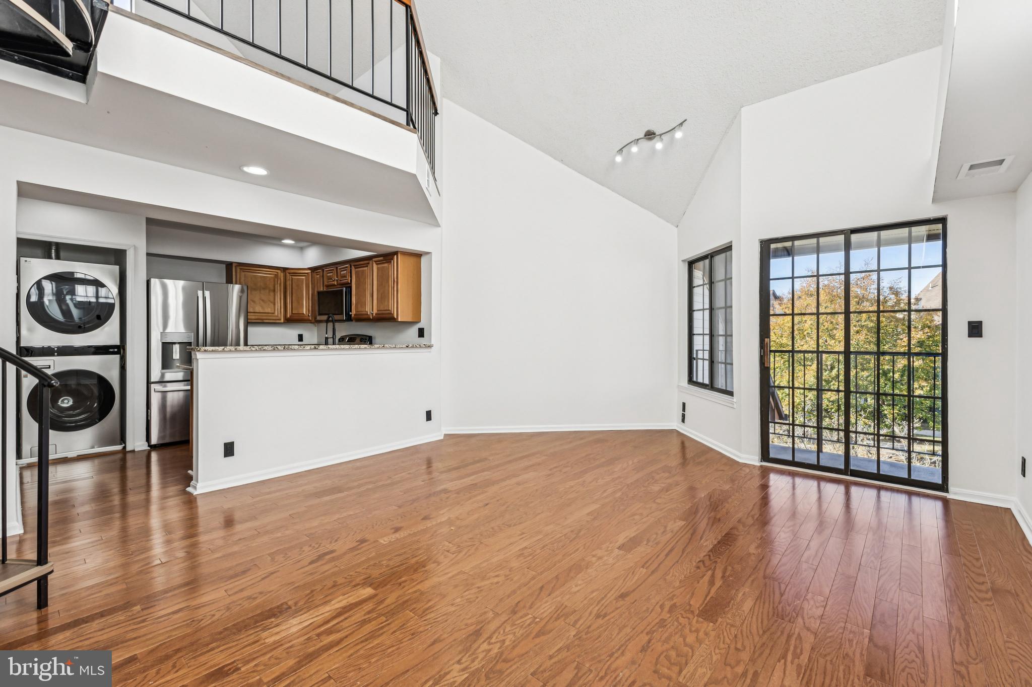 6006 CURTIER DRIVE F F