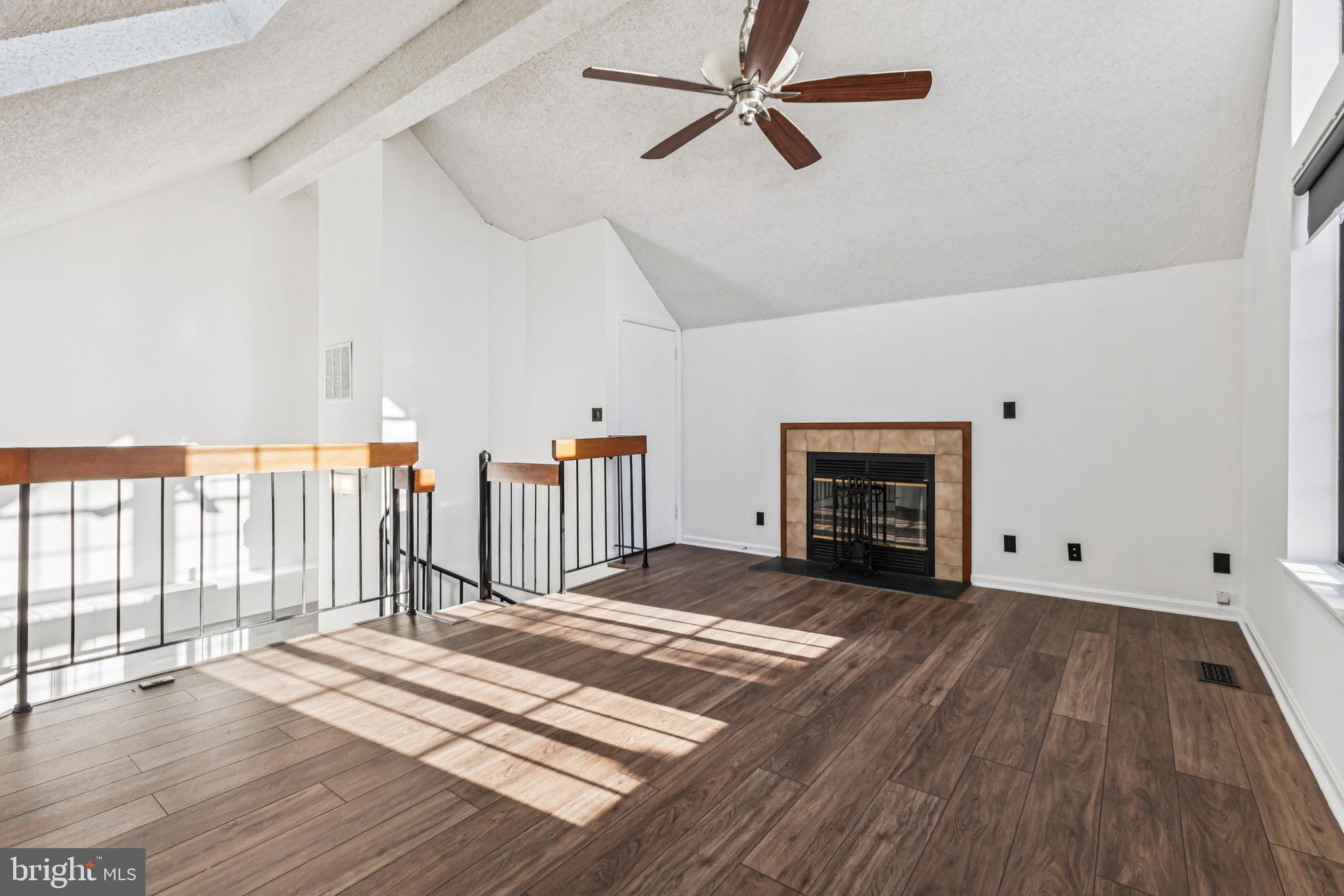 6006 CURTIER DRIVE F F