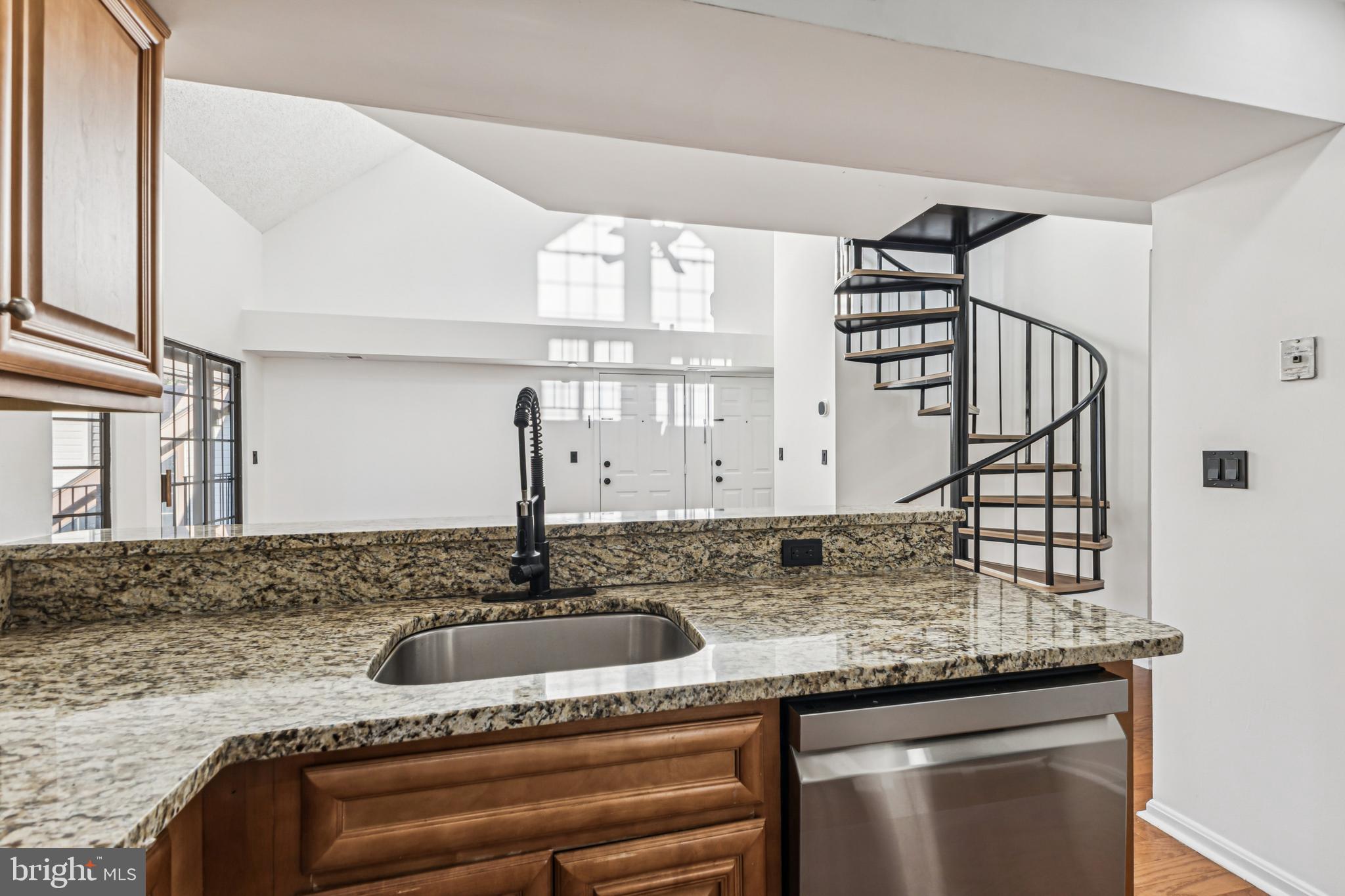 6006 CURTIER DRIVE F F