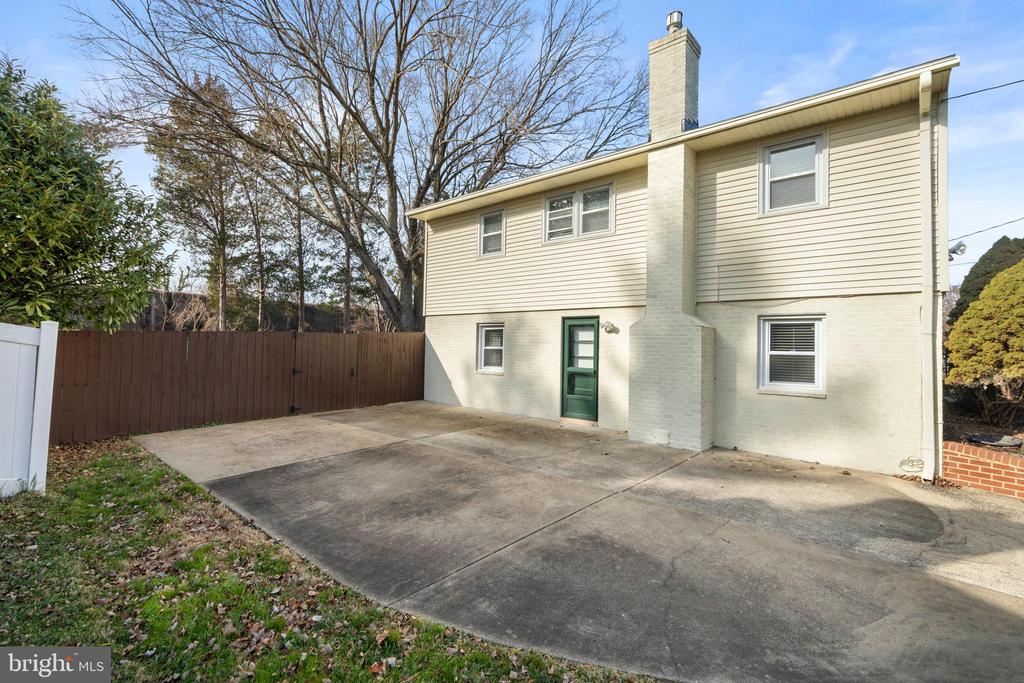 1726 BALDWIN DRIVE