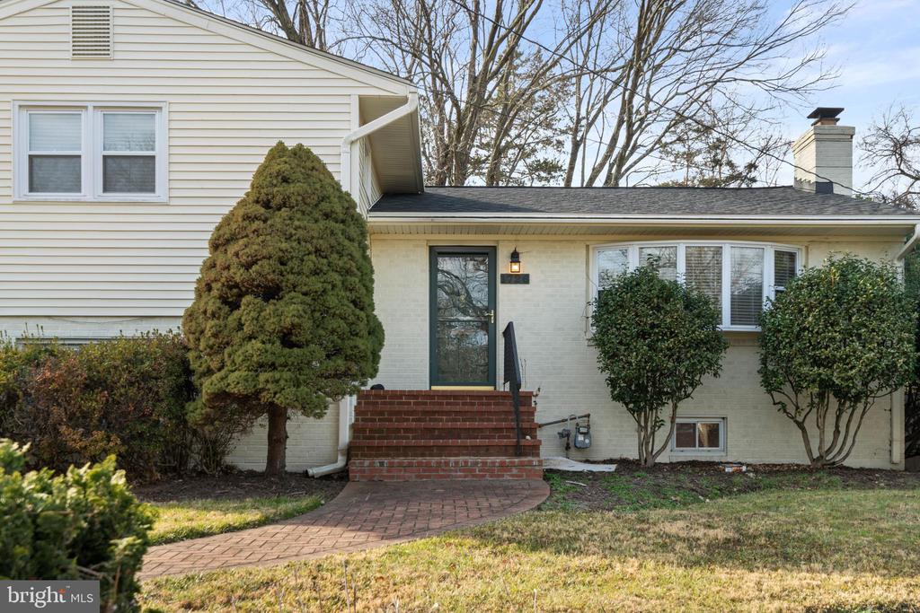 1726 BALDWIN DRIVE