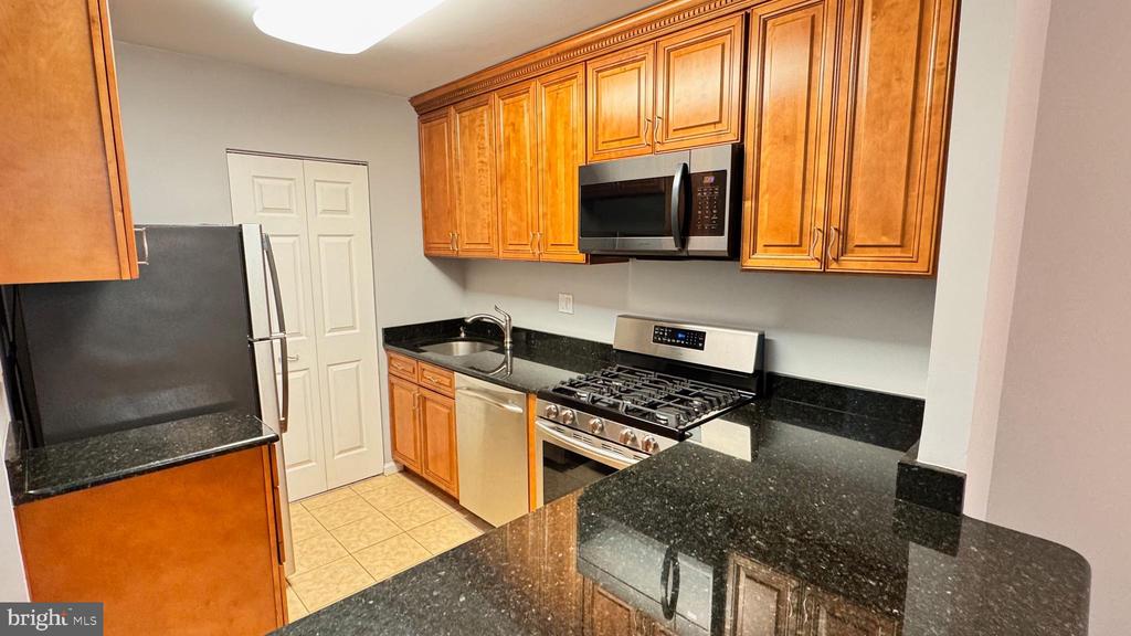 5817 COVE LANDING ROAD 301