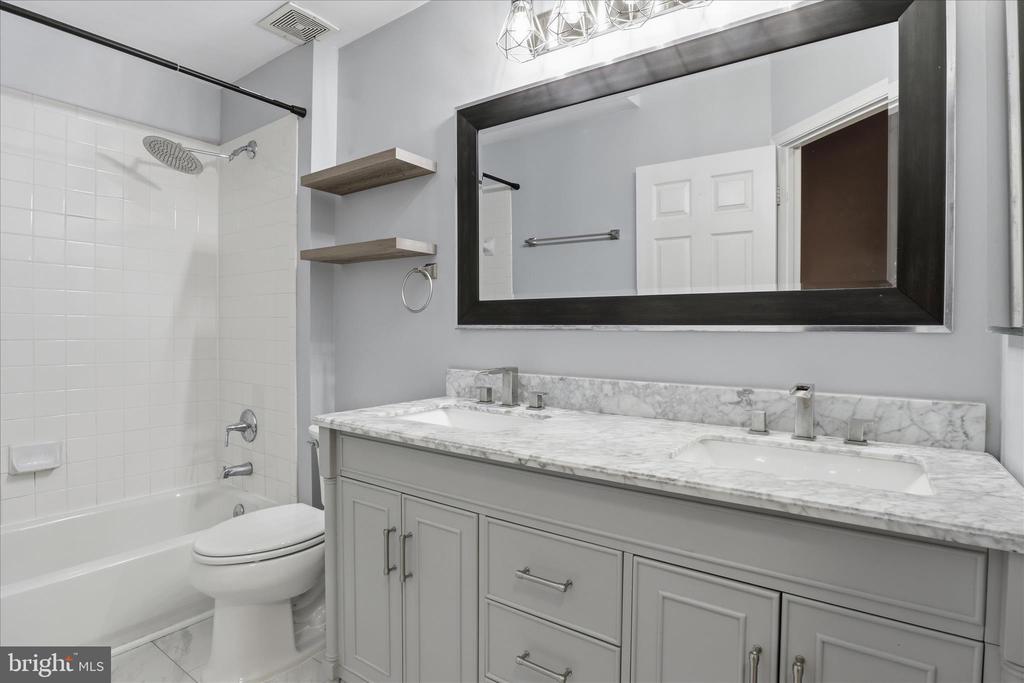 12905 ALTON SQUARE 302