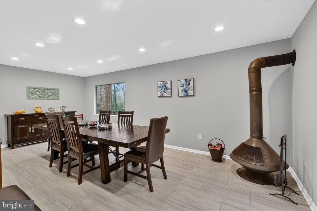 11704 FOXVALE COURT