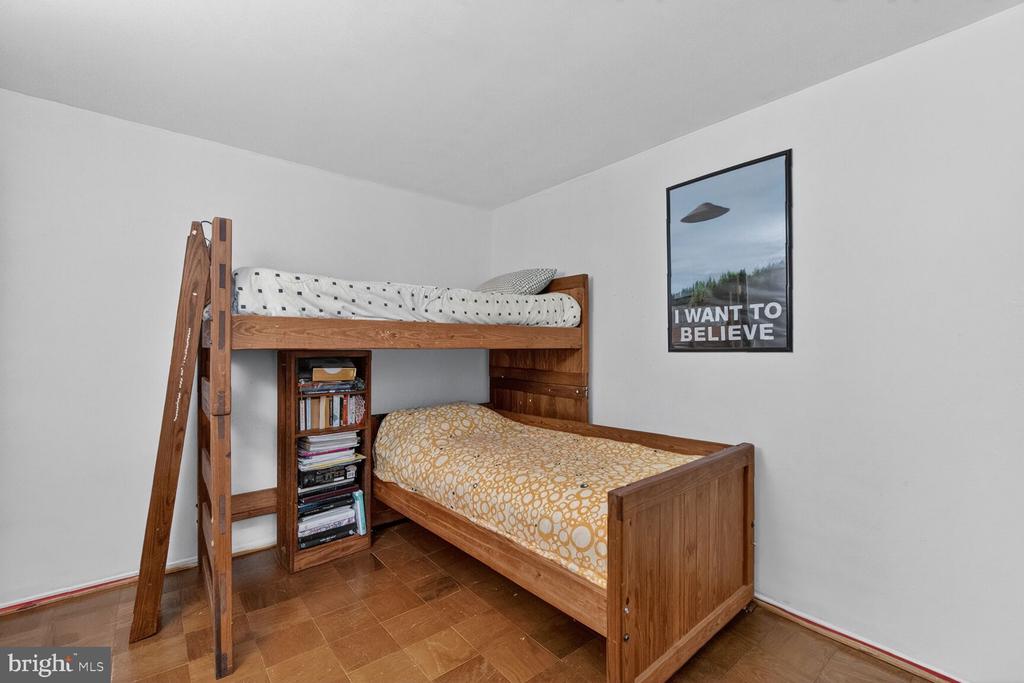 11704 FOXVALE COURT