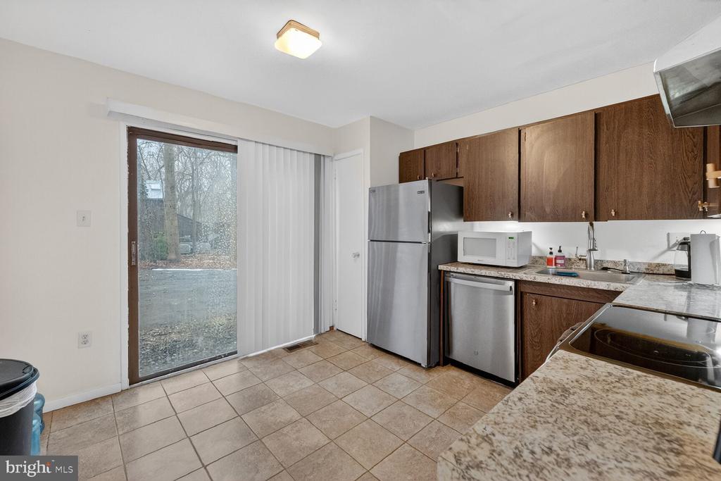 11704 FOXVALE COURT