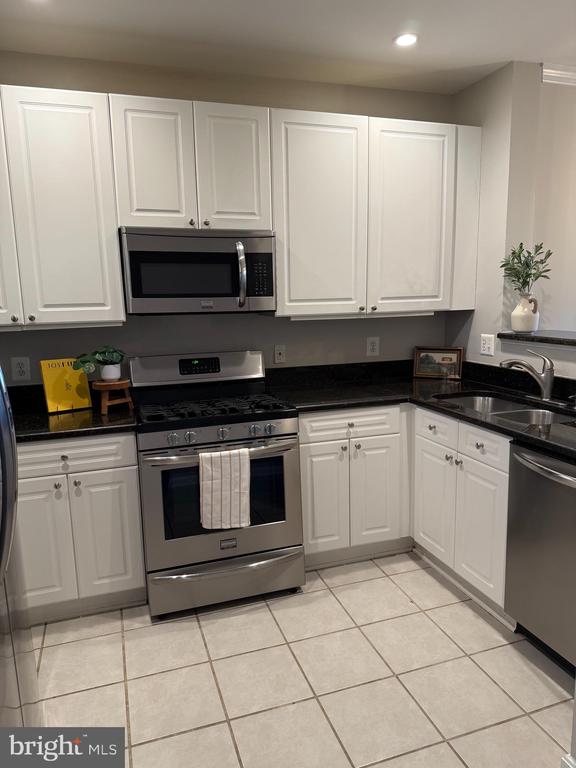 2700 BELLFOREST COURT 201