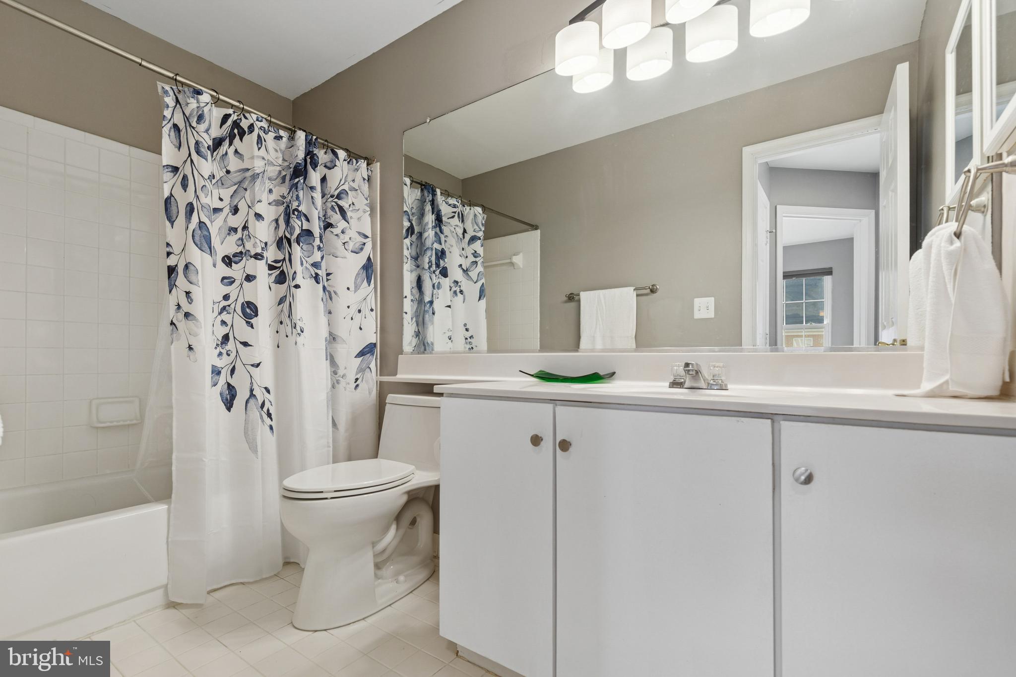 2558 JAMES MONROE CIRCLE