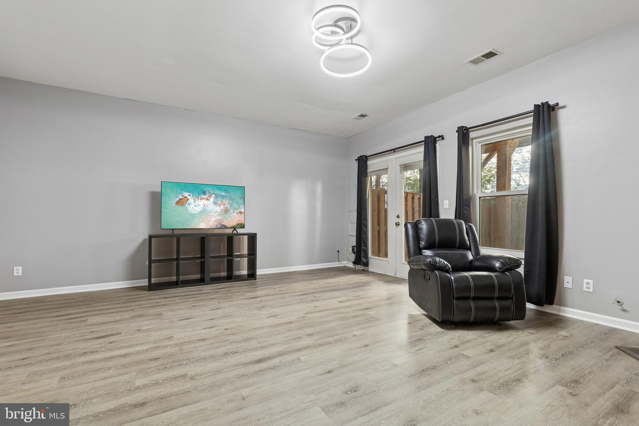 2558 JAMES MONROE CIRCLE