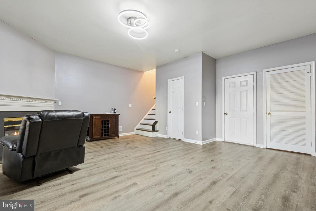 2558 JAMES MONROE CIRCLE