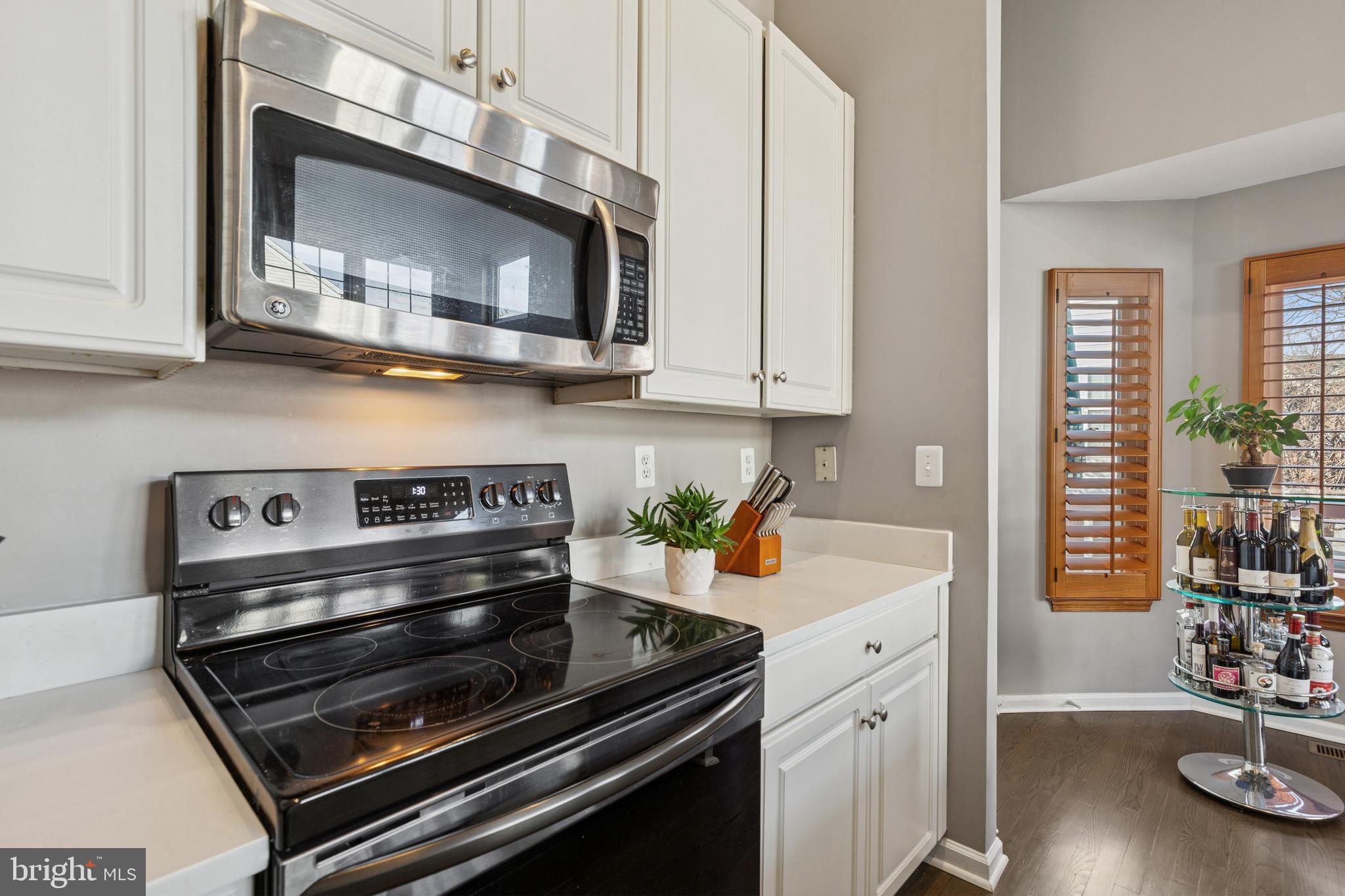 2558 JAMES MONROE CIRCLE