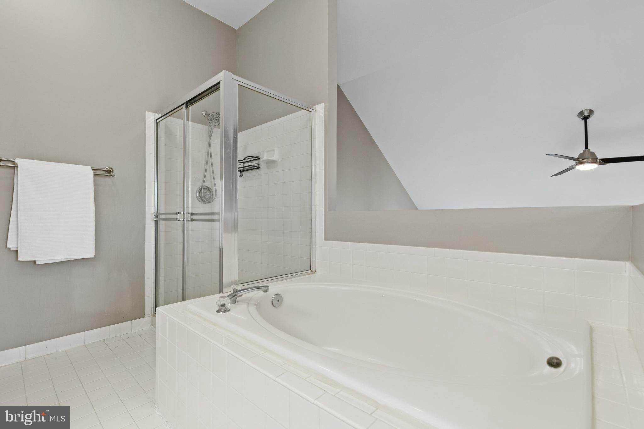 2558 JAMES MONROE CIRCLE