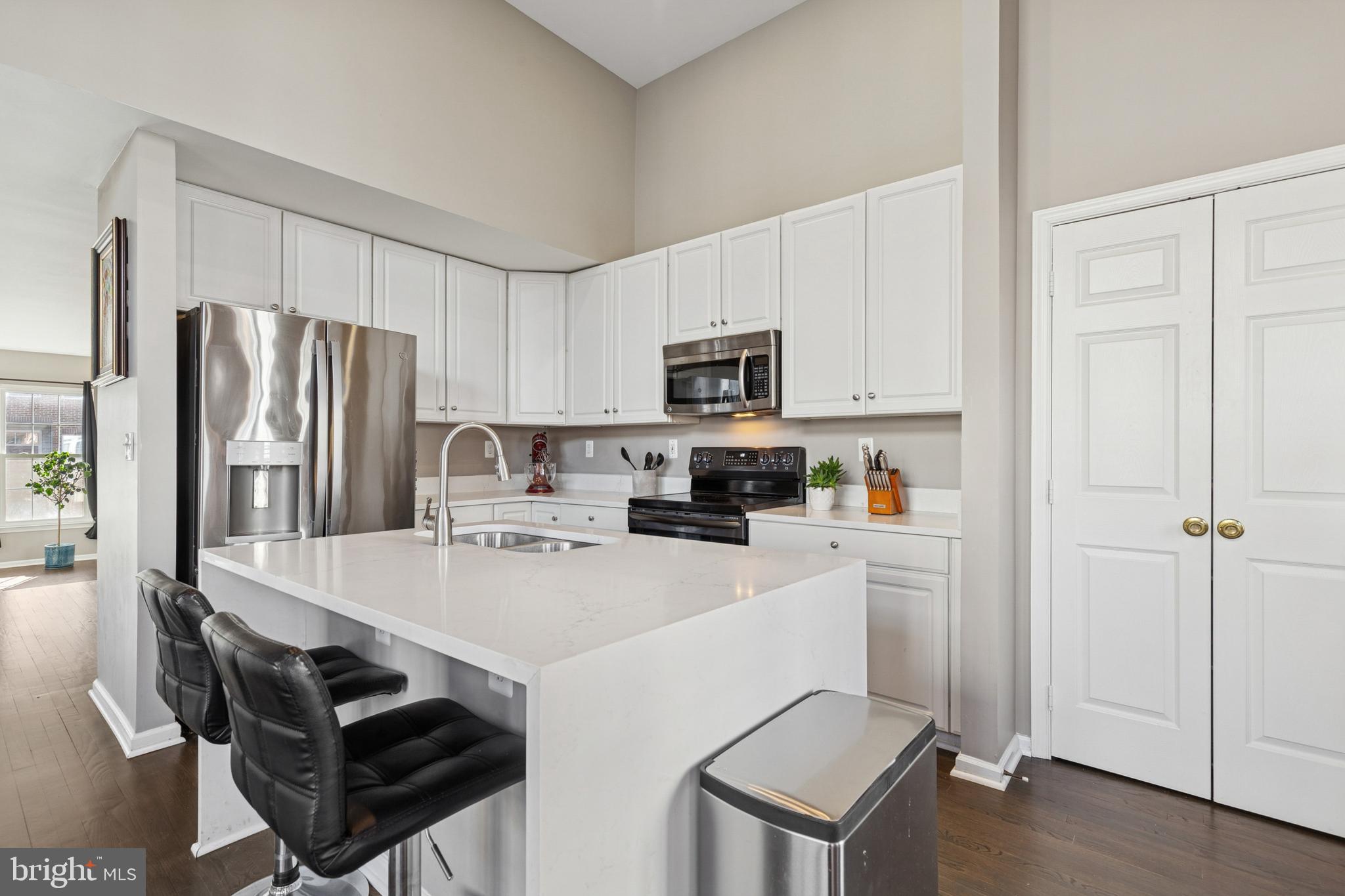 2558 JAMES MONROE CIRCLE