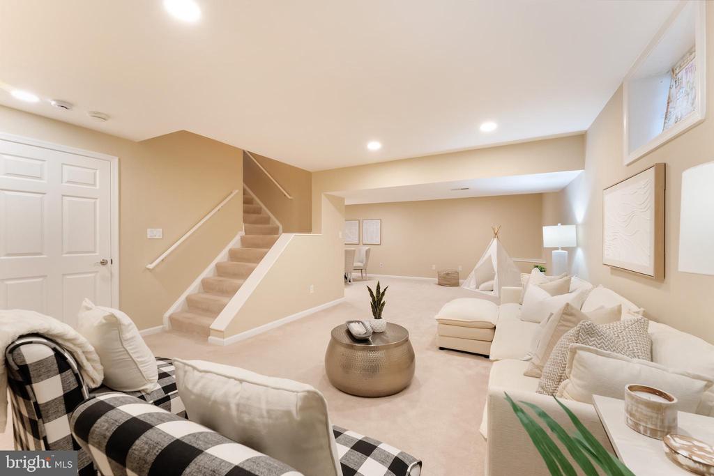 10812 CRIPPEN VALE COURT